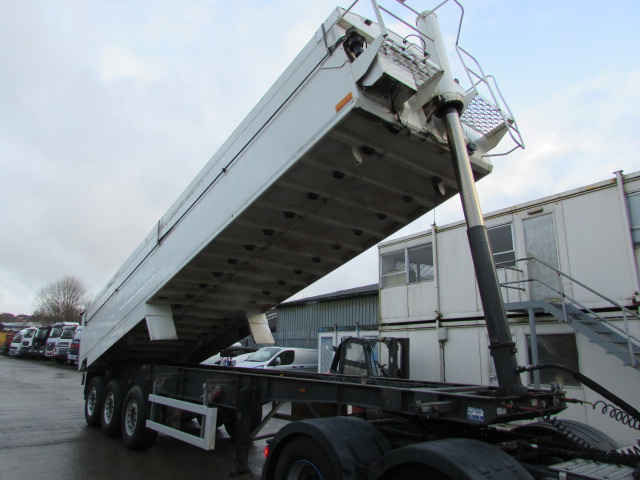 WILCOX/MONTRACON AGGREGATE TIPPING TRAILER (C375515) S/N 3817
