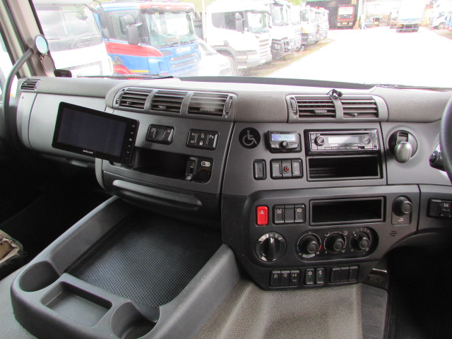 Vehicle Photo 13