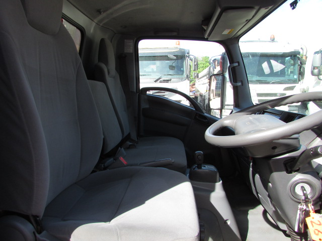 Vehicle Photo 7