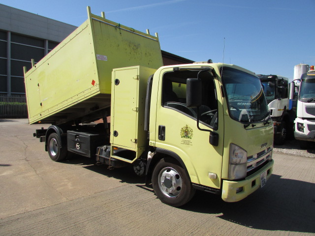 Vehicle Photo 5