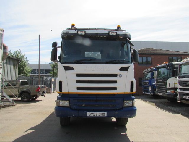 Vehicle Photo 2