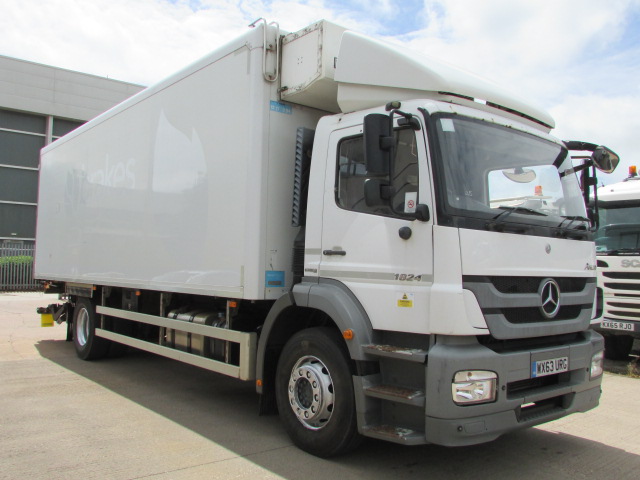 MERCEDES AXOR 1824 2013 4x2 FRIDGE (WX63 URG) S/N: 4052
