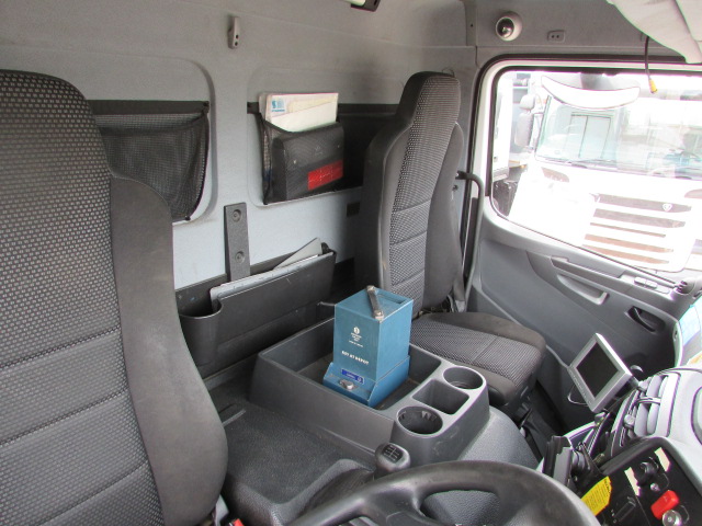 Vehicle Photo 14