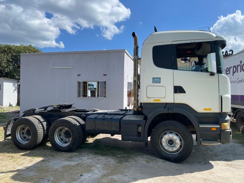 Vehicle Photo 2