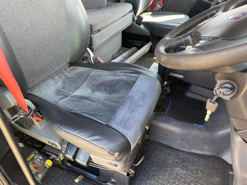 Vehicle Photo 14