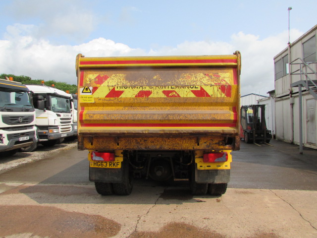 Vehicle Photo 4