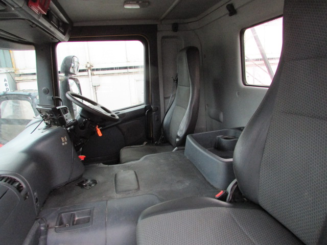 Vehicle Photo 16