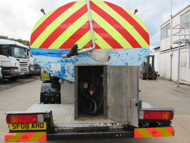 Vehicle Photo 11
