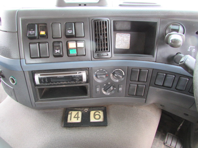 Vehicle Photo 14