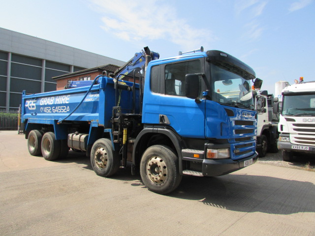 SCANIA P380 2005 8X4 TIPPER WITH GRAB (R26 RAB) S/N: 4099
