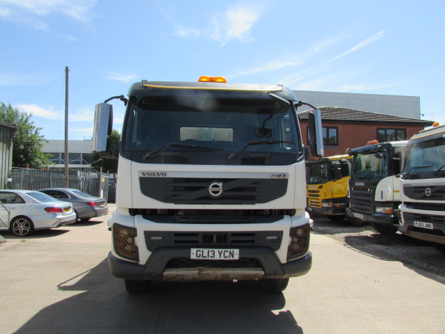 Vehicle Photo 2