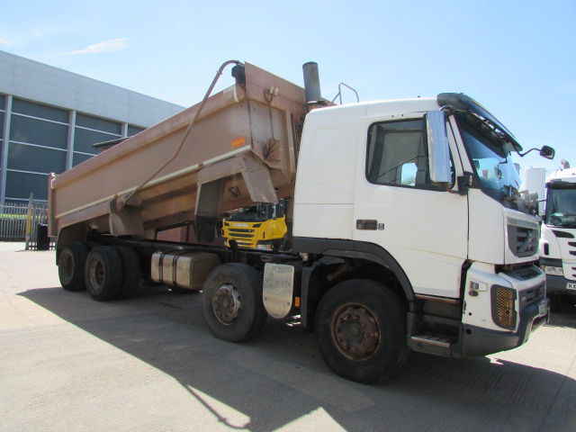 Vehicle Photo 9