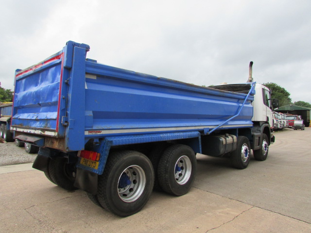 Vehicle Photo 8