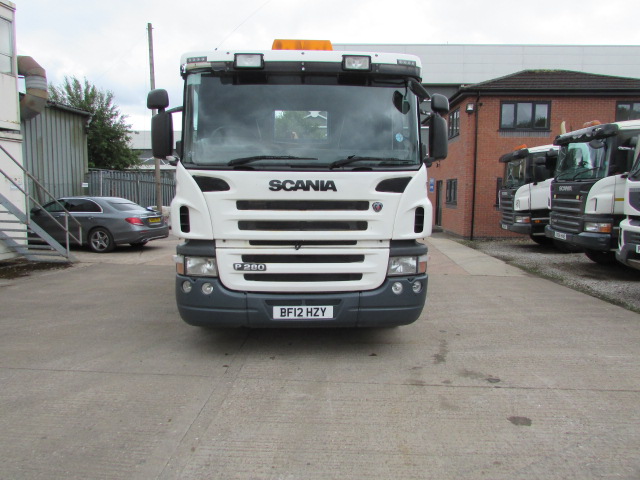 Vehicle Photo 2