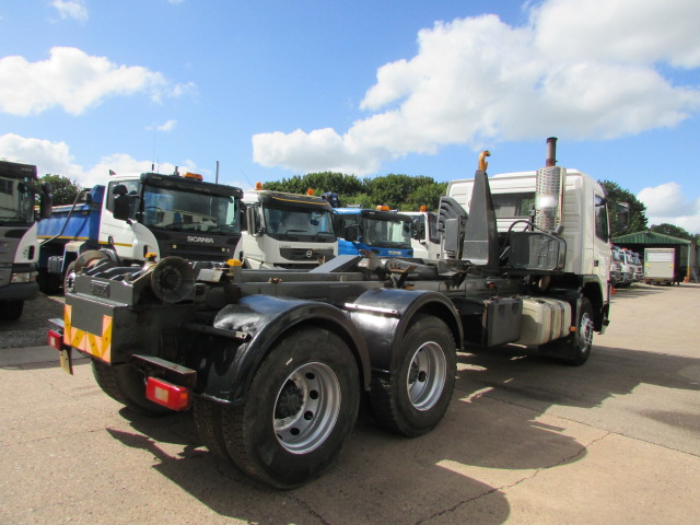 Vehicle Photo 4
