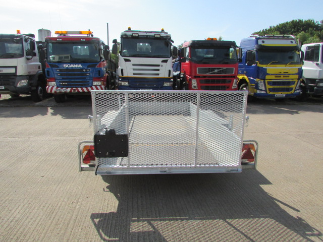 Vehicle Photo 8