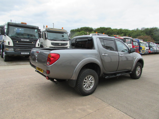 Vehicle Photo 6