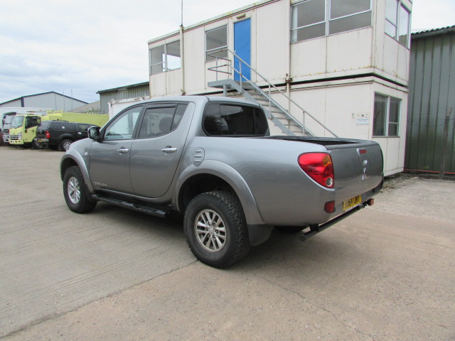Vehicle Photo 4