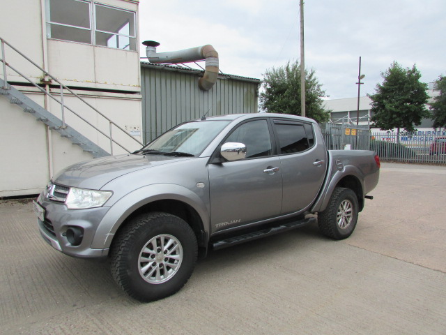 Vehicle Photo 5