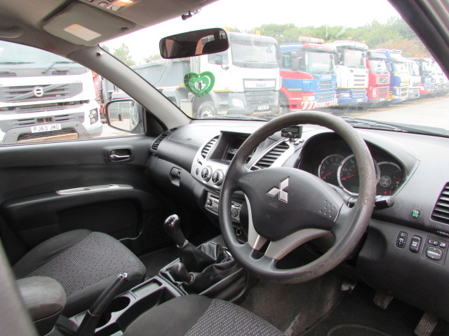 Vehicle Photo 8