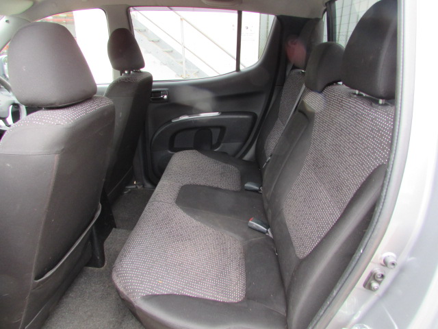 Vehicle Photo 16