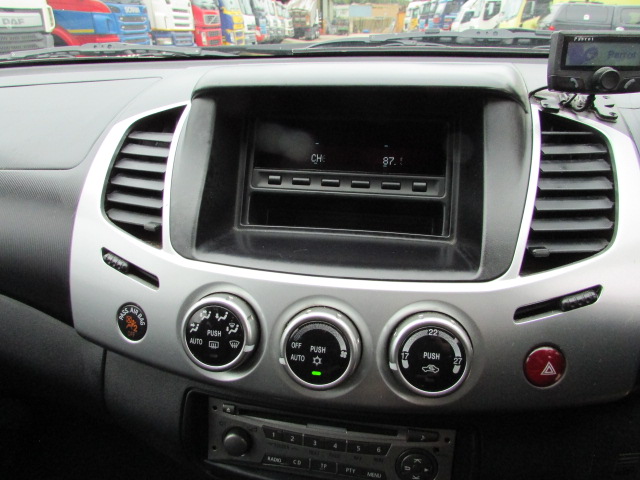 Vehicle Photo 14