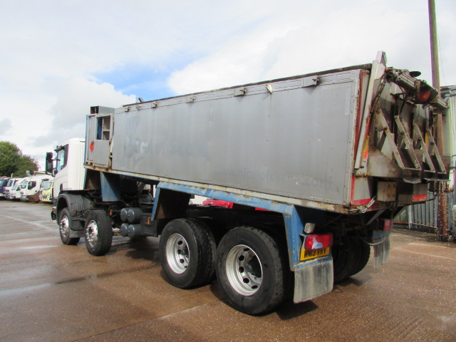 Vehicle Photo 9