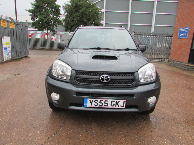 Vehicle Photo 2