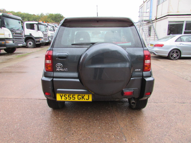 Vehicle Photo 13