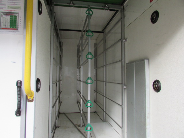 Vehicle Photo 16