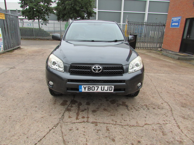 Vehicle Photo 2