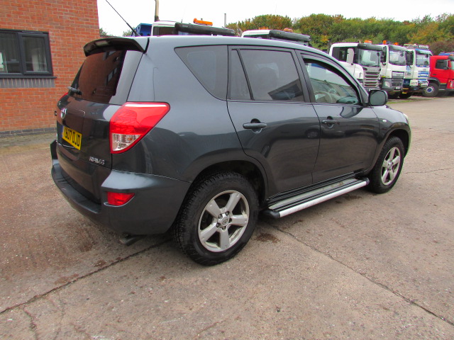 Vehicle Photo 17