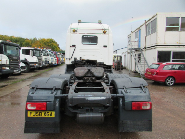Vehicle Photo 9