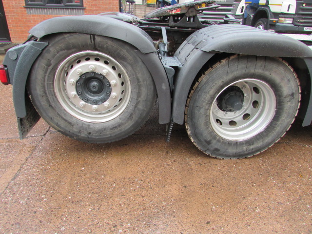 Vehicle Photo 8