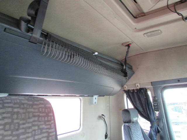 Vehicle Photo 13
