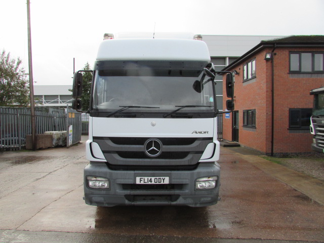 Vehicle Photo 2