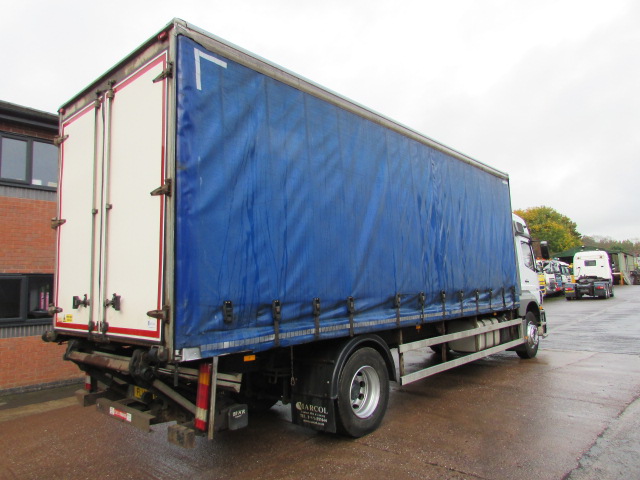 Vehicle Photo 6