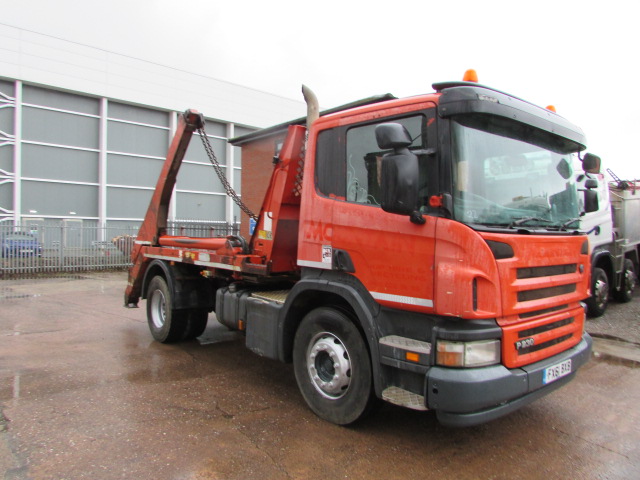 SCANIA P230 4X2 SKIP LOADER (FX61 BXB) - S/N 4154