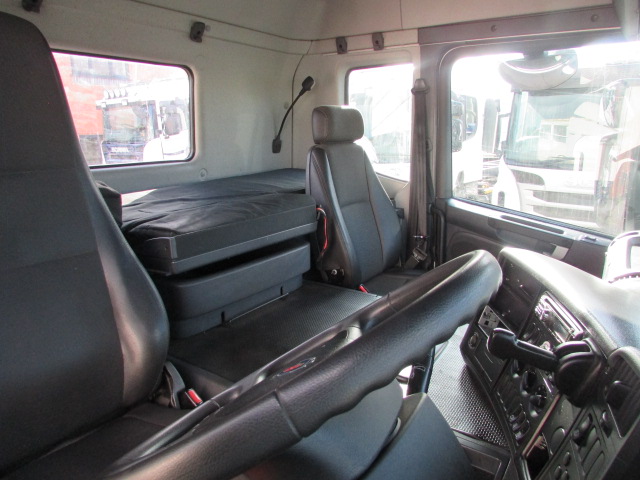 Vehicle Photo 11