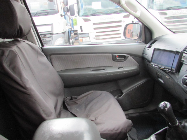 Vehicle Photo 13