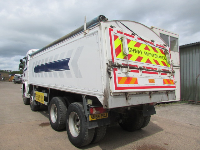 Vehicle Photo 9
