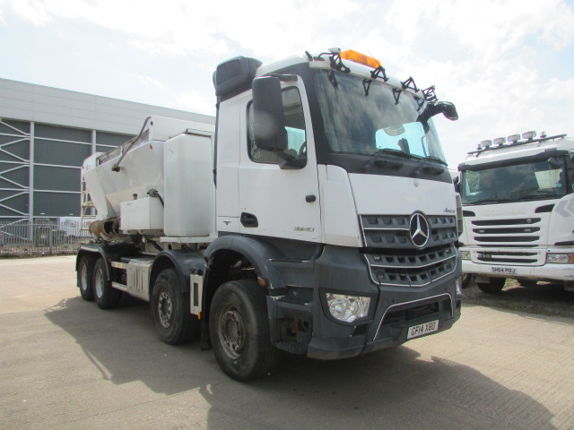 Vehicle Photo 5