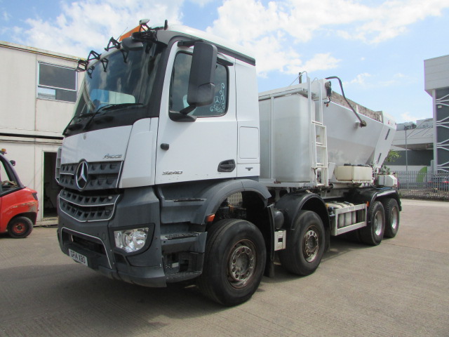 Vehicle Photo 2