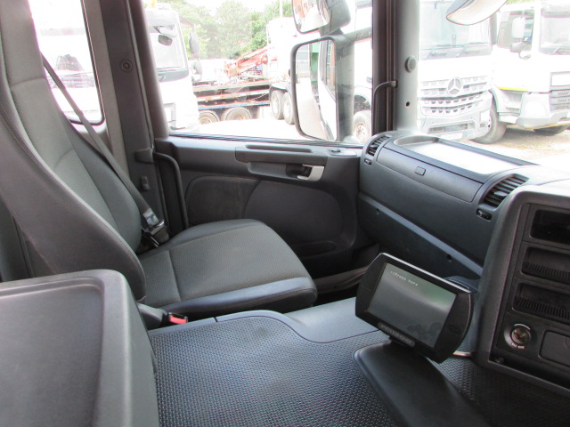 Vehicle Photo 16