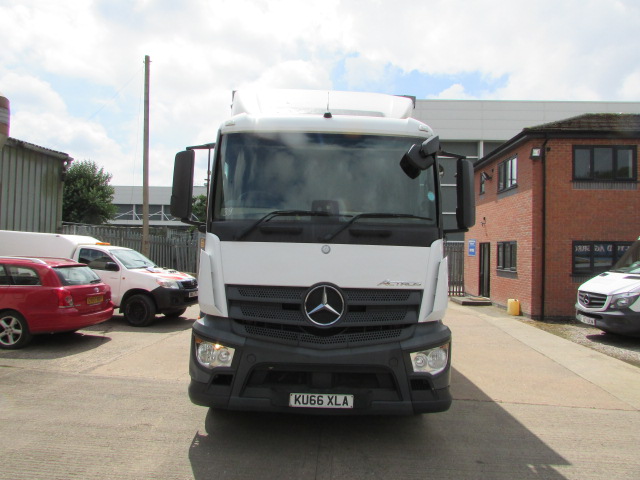 Vehicle Photo 2