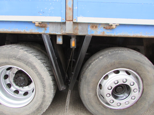 Vehicle Photo 9