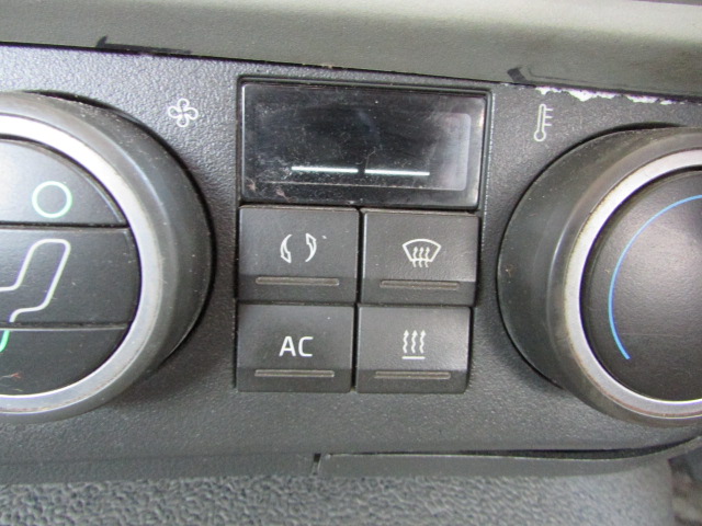 Vehicle Photo 14