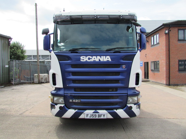 Vehicle Photo 2