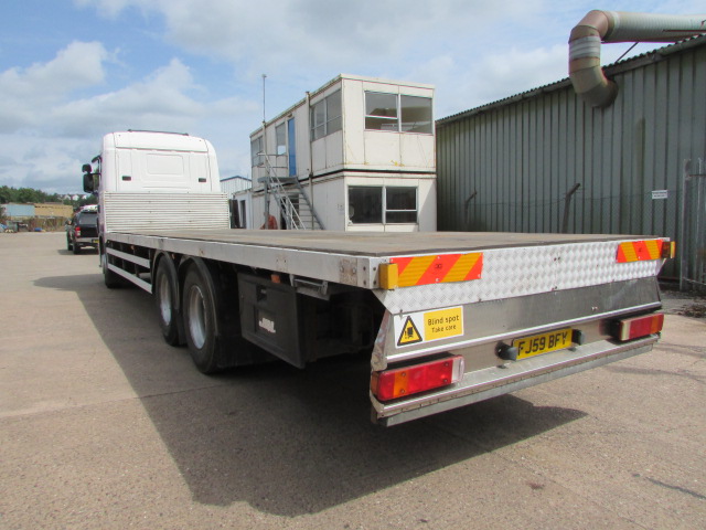Vehicle Photo 9