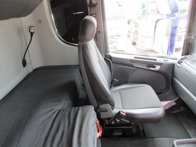Vehicle Photo 13